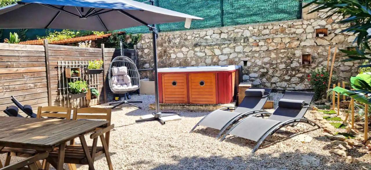 Holiday home Maison Confort, Terrasse & Jardin, Parking Plan-de-Cuques